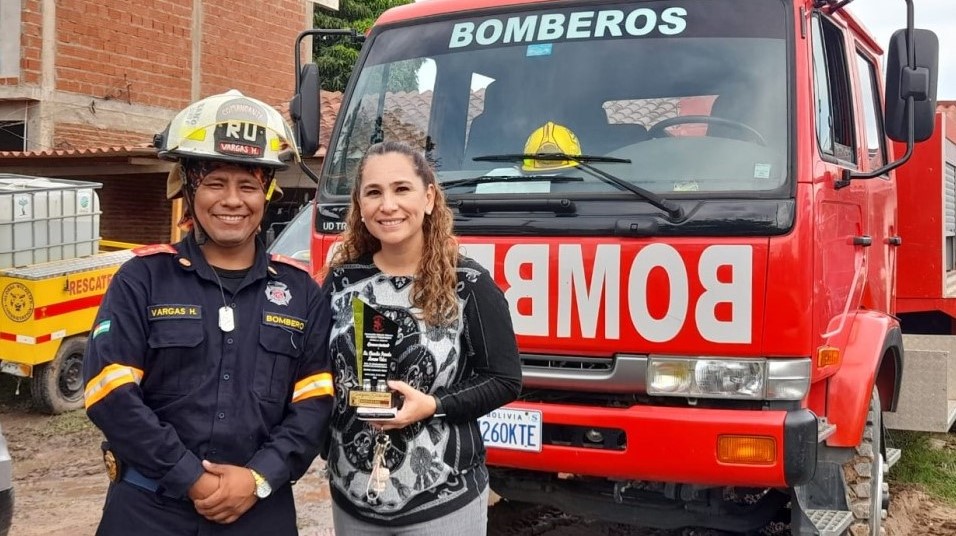 Bomberos agradecen y reconocen a Bolivisión por su colaboración